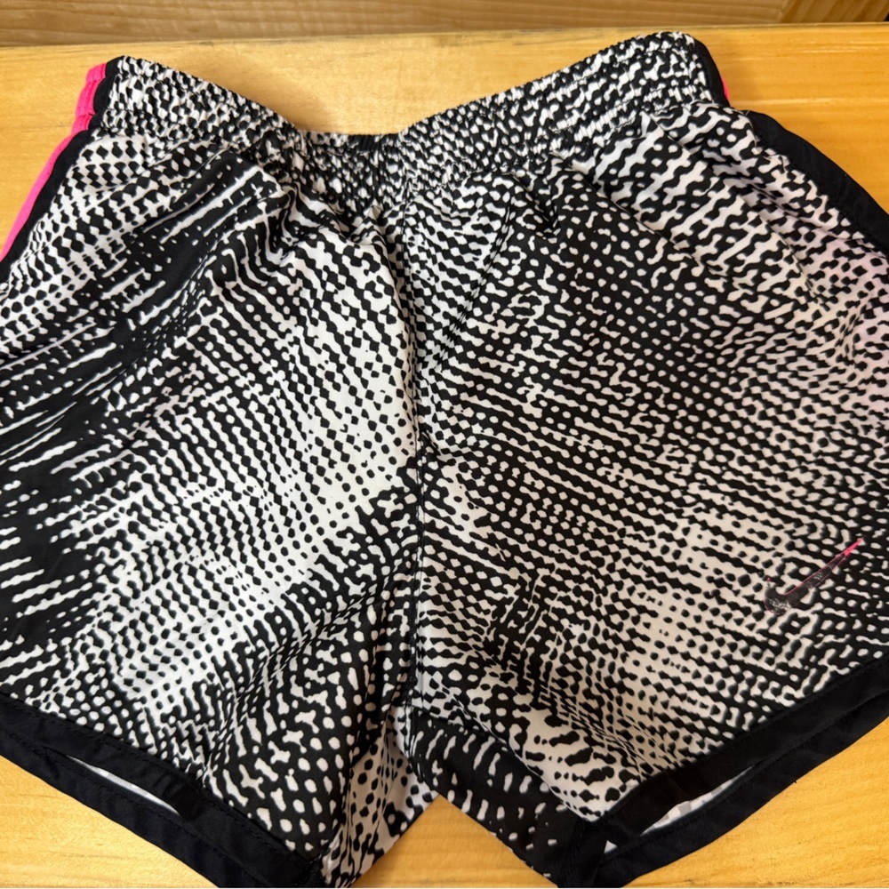 Nike Dri Fit kids Black and White pink sport Shorts size small